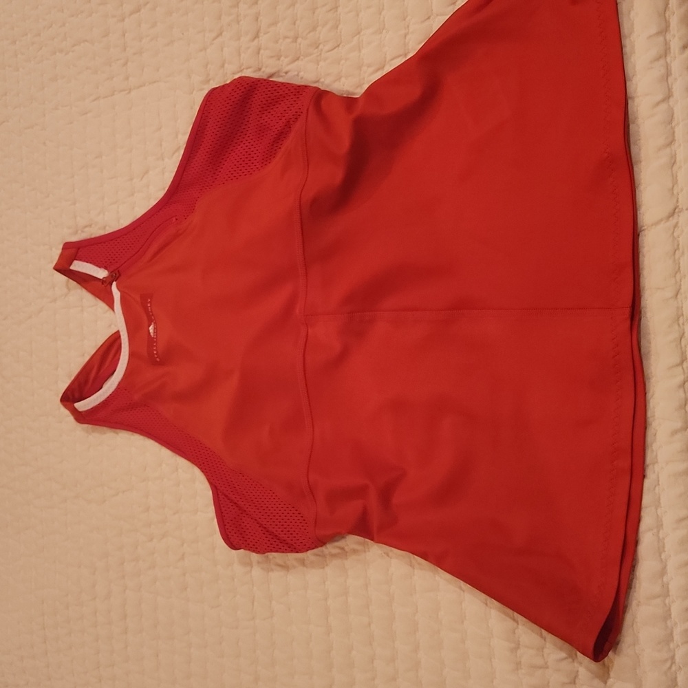 Ladies tennis top